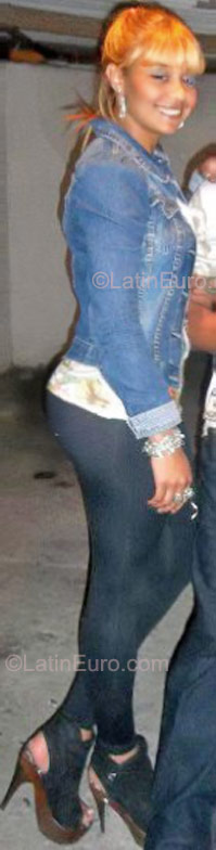 Date this attractive Brazil girl Camila from Sao Paulo BR6062