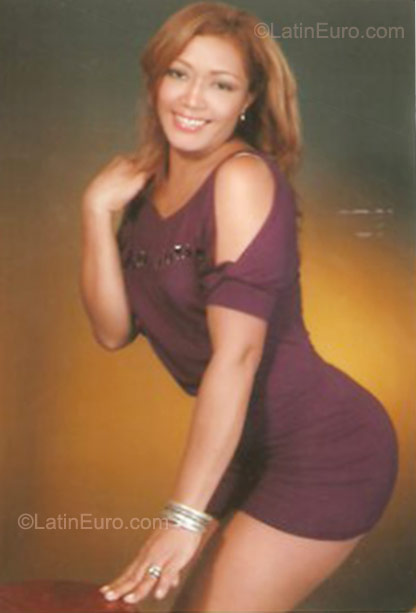 Date this pretty Colombia girl Nacira from Cartagena CO8168