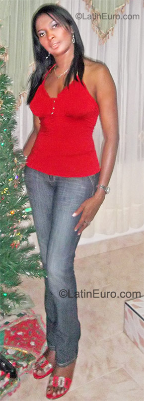 Date this charming Colombia girl Ana from Cali CO8173