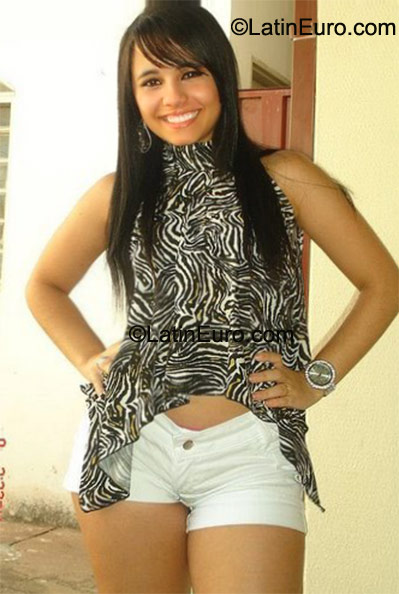 Date this delightful Colombia girl Natasha from Bucaramanga CO8174