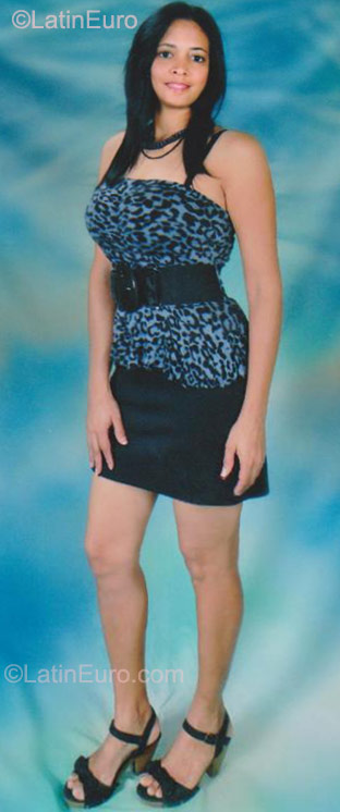 Date this happy Dominican Republic girl Jhohanny from Santo Domingo DO9633