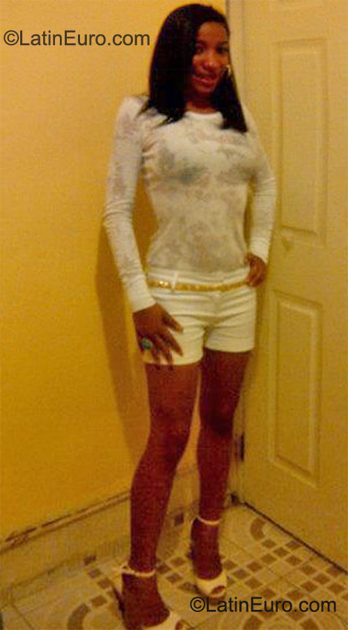 Date this attractive Dominican Republic girl Snaylin from Puerto Plata DO9828