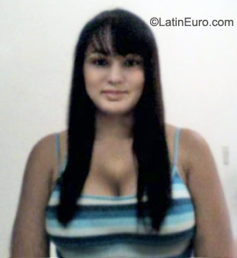 Date this sensual Colombia girl Sonia from Medellin CO8381