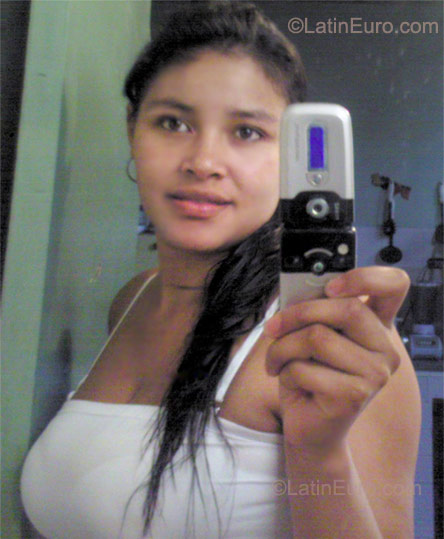 Date this gorgeous Colombia girl Leidy from Manizales CO8383
