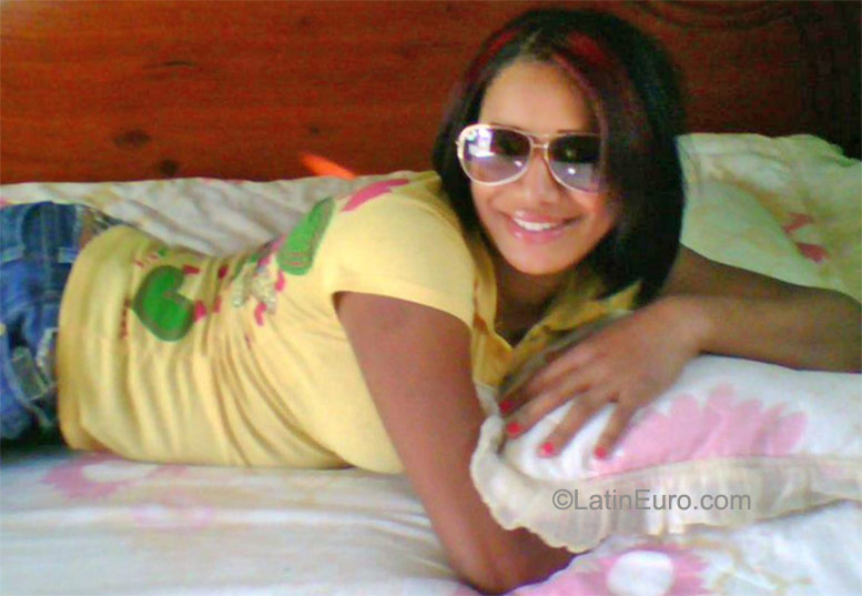 Date this happy Dominican Republic girl Desire from Hato Mayor Del Rey DO9698