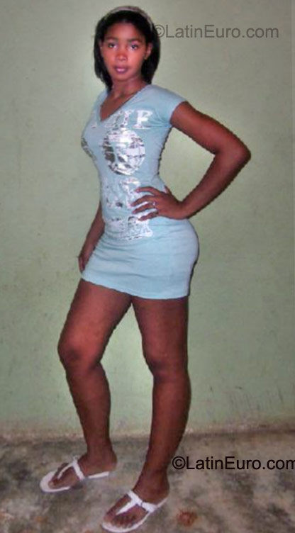 Date this georgeous Dominican Republic girl Yulizza01 from Santo Domingo DO9699