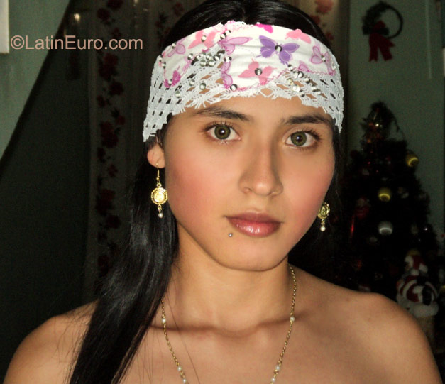 Date this delightful Colombia girl Amparito from Pereira CO8402