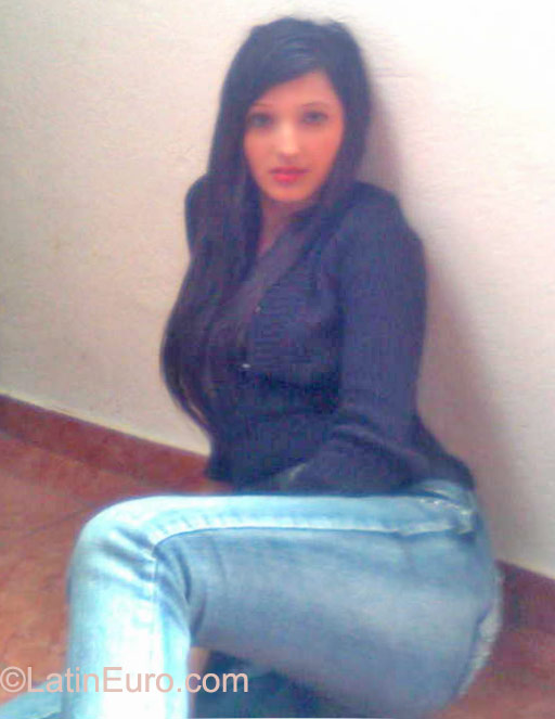 Date this lovely Costa Rica girl Brujisexy from Costa Rica CR140