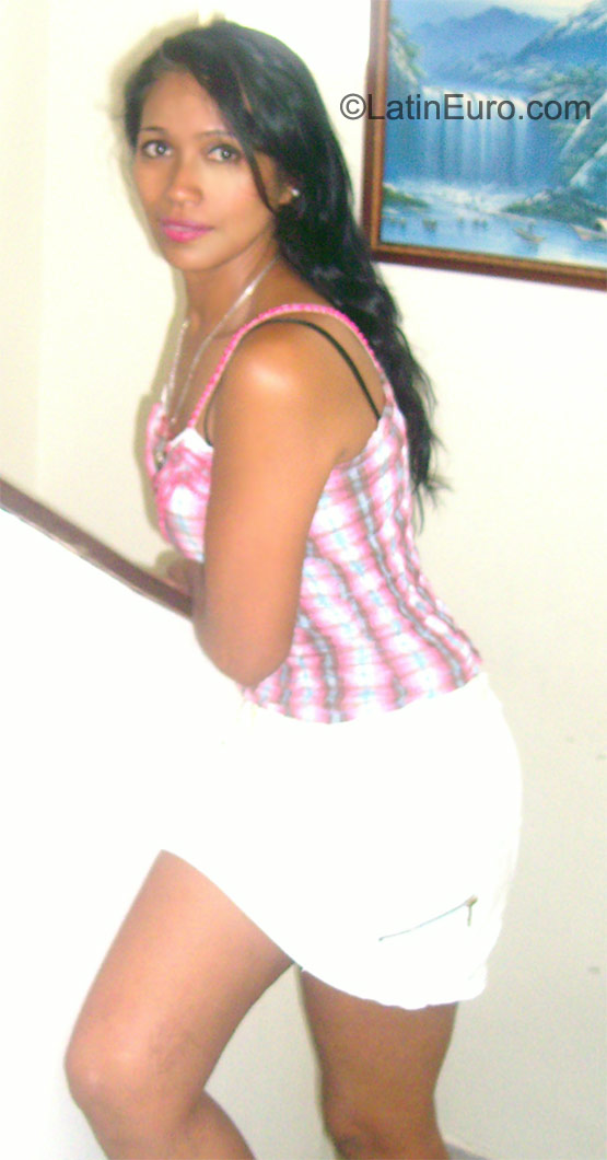 Date this funny Colombia girl Ruby from Buga CO8477