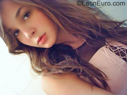 Date this voluptuous Colombia girl Maria from Manizales CO8487