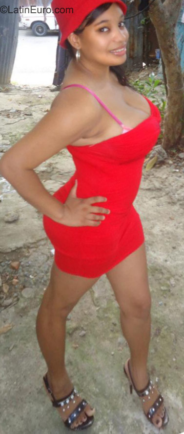 Date this hard body Dominican Republic girl Catherin from Santiago DO9784
