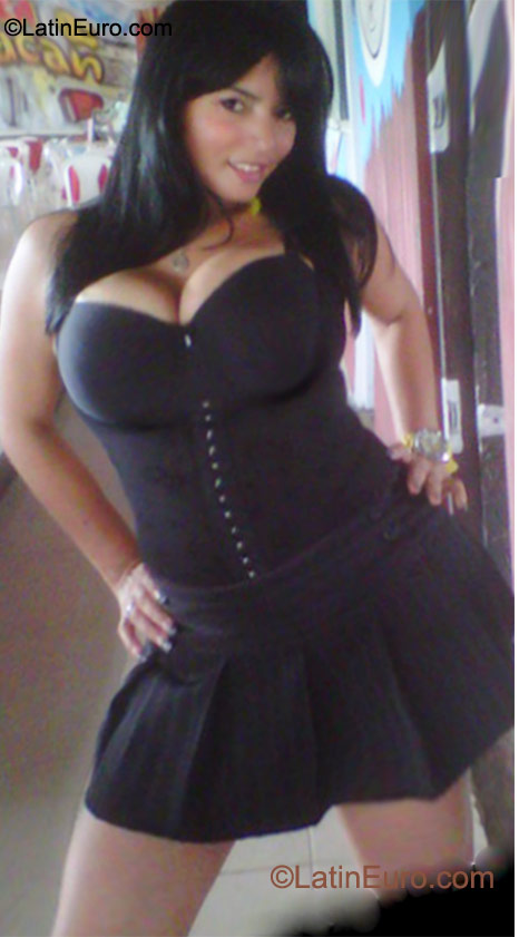 Date this happy Dominican Republic girl Johanny from Santiago DO9793