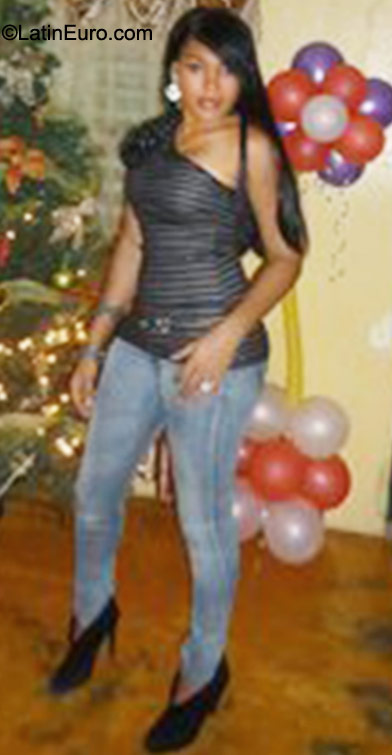 Date this hot Dominican Republic girl Vanessa from Santo Domingo DO9796