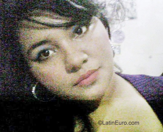 Date this lovely Honduras girl Carmen from Tegucigalpa HN481