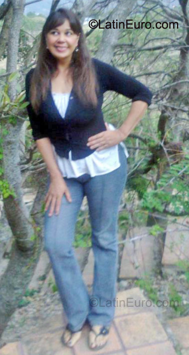 Date this charming Honduras girl Tanya from Tegucigalpa HN483