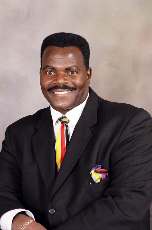 Date this tall United States man William from Cincinnati US11814