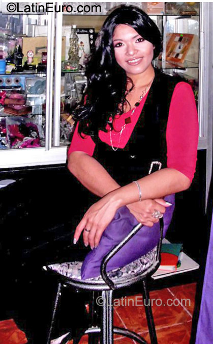 Date this good-looking Mexico girl Laura from Ensenada MX517