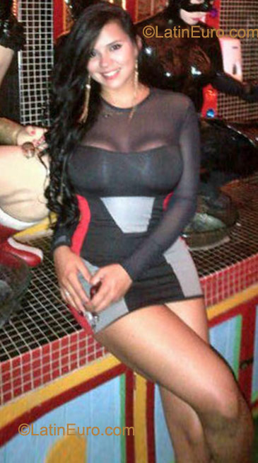 Date this delightful Colombia girl Lina1985 from Medellin CO9385