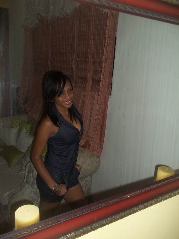 Date this athletic Dominican Republic girl Ameliaguzman16 from Santiago De Los Caballeros DO9908