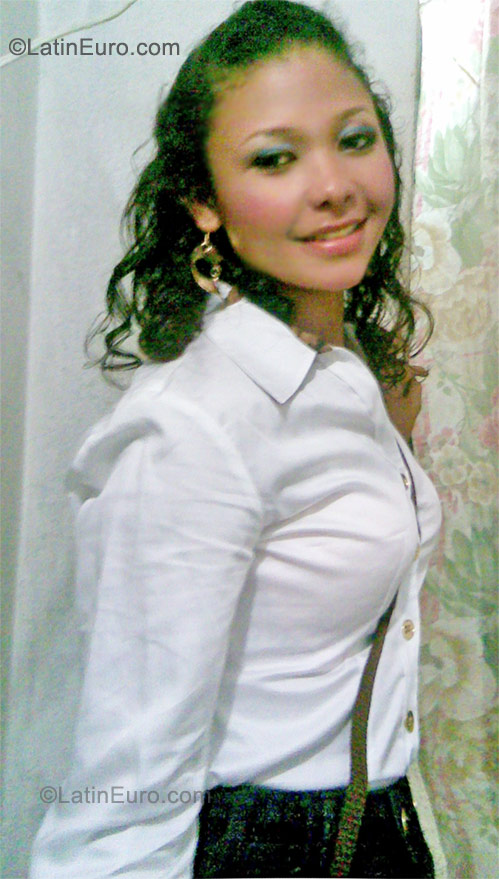 Date this beautiful Dominican Republic girl Kathe from Santo Domingo DO10881