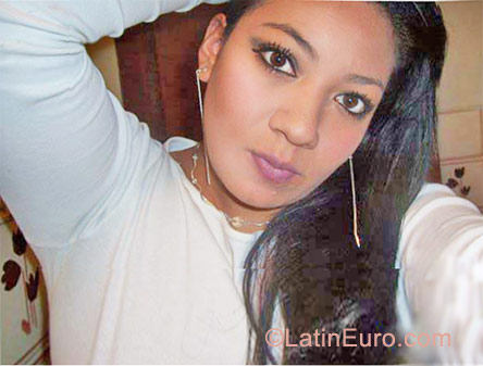 Date this cute Colombia girl Diana from Bogota CO11229