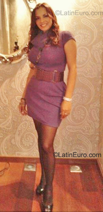 Date this hot Dominican Republic girl Samanta from Santo Domingo ES216