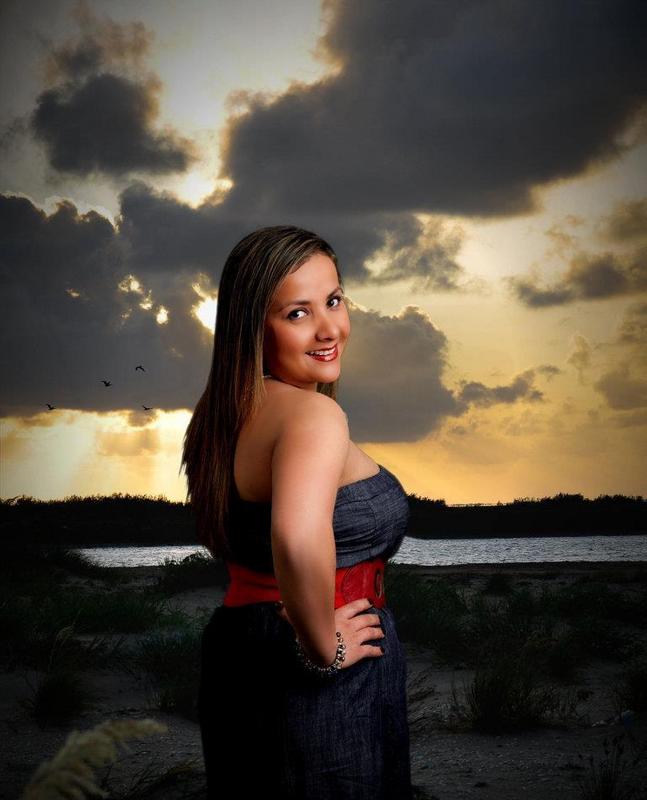 Date this foxy Burundi girl Sofia from Bogota CO8769