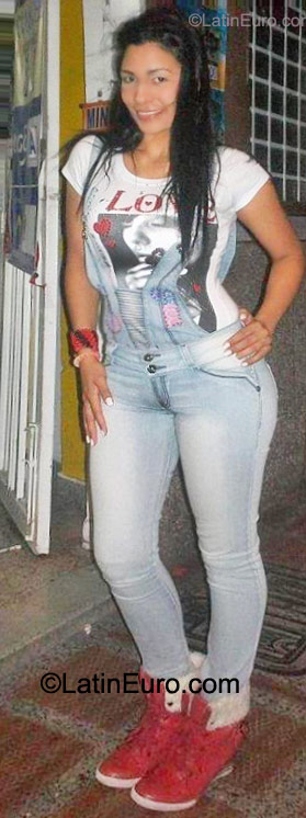 Date this exotic Colombia girl CRISSSS from Medellin CO8772