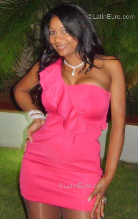 Date this sultry Dominican Republic girl Yaniris from Santiago DO10001