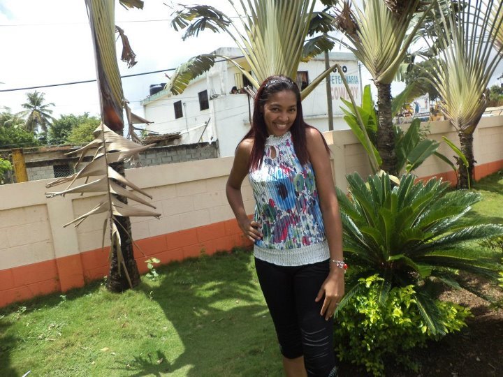 Date this happy Dominican Republic girl Cristina from Santo Domingo DO10007