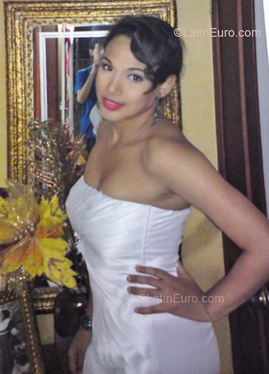 Date this good-looking Colombia girl Didy from Barranquilla CO8847