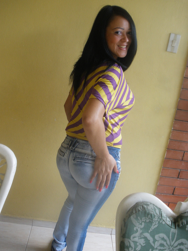 Date this pretty Dominican Republic girl Nelly from Santiago DO10030