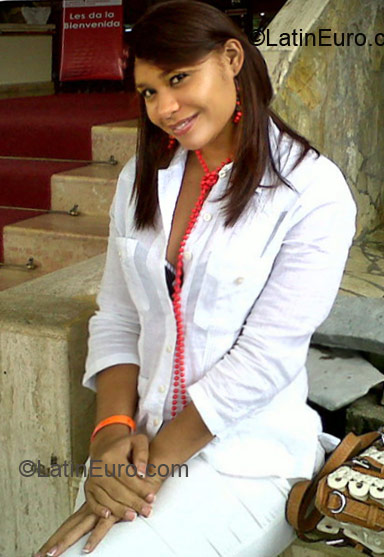 Date this attractive Dominican Republic girl Almacristin from Santo Domingo DO10035