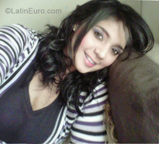 Date this charming Colombia girl Nathalia from Medellin CO11214