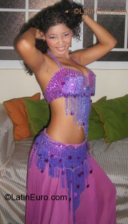 Date this young Dominican Republic girl Sara from Santo Domingo DO10042