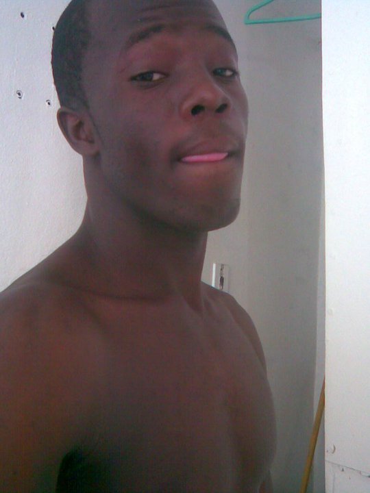 Date this lovely Dominican Republic man ELX3S from Santo Domingo DO10043