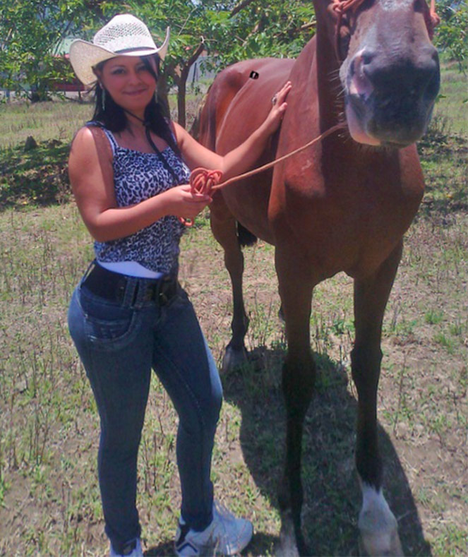 Date this funny Costa Rica girl Gabyten from San Jose CR159