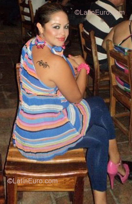 Date this passionate Mexico girl Claudia from Mazatlan MX571