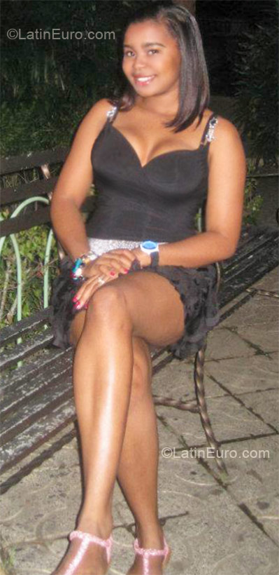 Date this lovely Dominican Republic girl Ruth from Santo Domingo DO10074