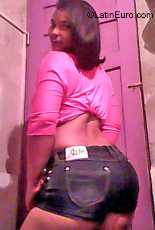 Date this sultry Colombia girl Bleidis from Barranquilla CO8939