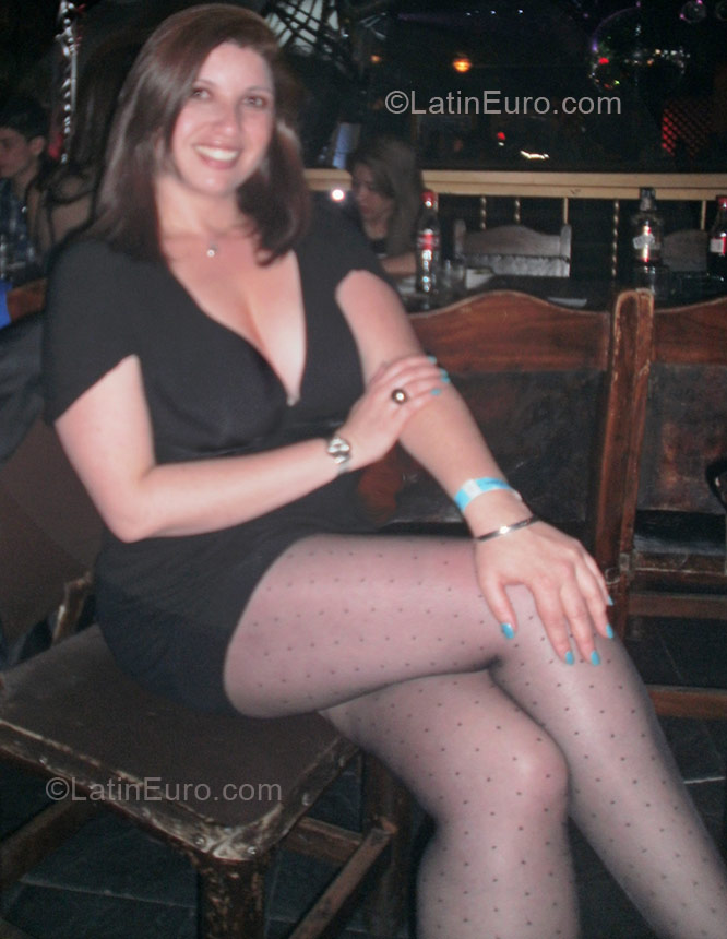 Date this cute Colombia girl Carolina from Bogota CO8948