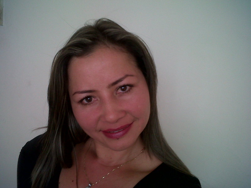 Date this nice looking Colombia girl Conic from Bogota CO8956