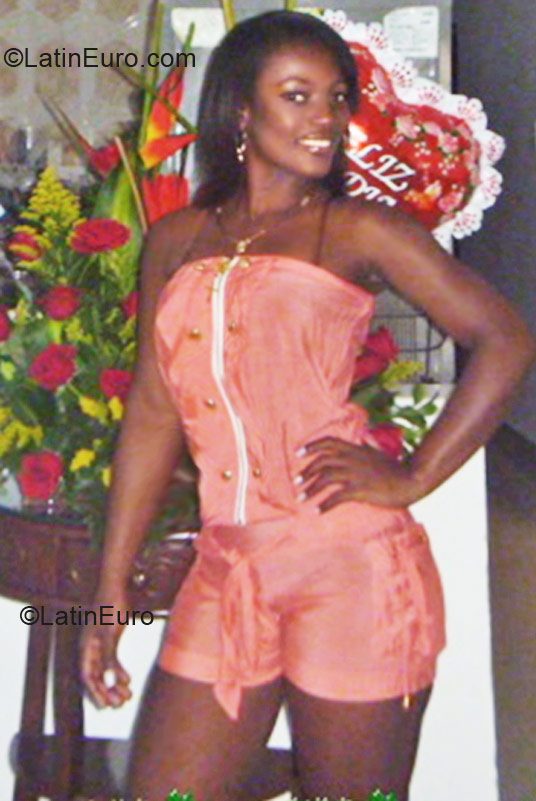 Date this beautiful Colombia girl Claire from Cali CO8971
