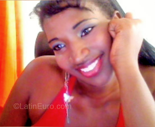 Date this nice looking Colombia girl Mayerlin from Cali CO8982