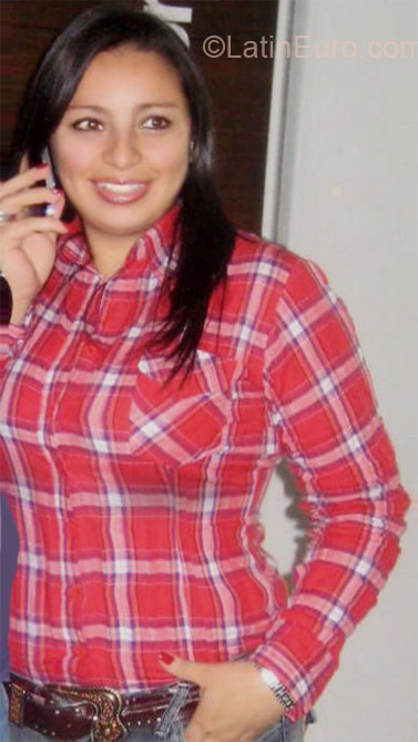 Date this young Colombia girl Yuly from Bogota CO8983