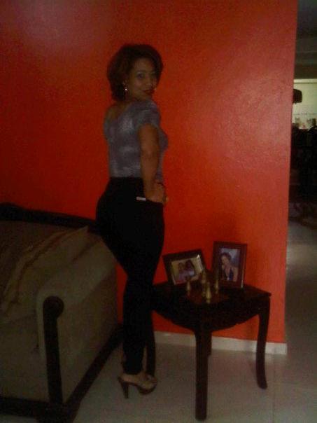 Date this nice looking Dominican Republic girl Anny from Santo Domingo DO10107