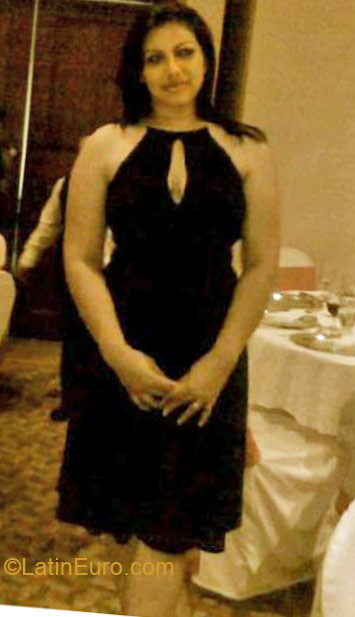 Date this good-looking Honduras girl Ney from Tegucigalpa HN530