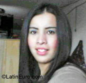 Date this young Colombia girl Carolina from  CO9030