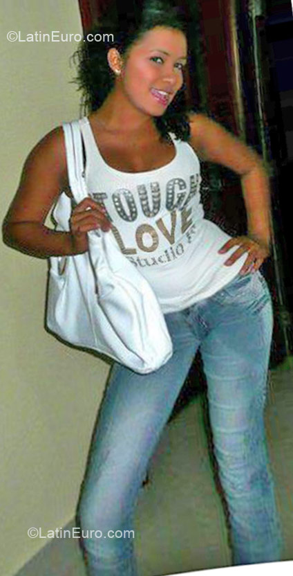 Date this athletic Colombia girl Yeraldin from Cartagena CO11212