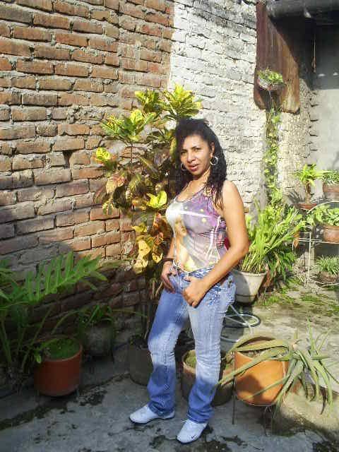 Date this happy Colombia girl Dulce33 from cali CO9092